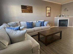 Smart-TV og peis
