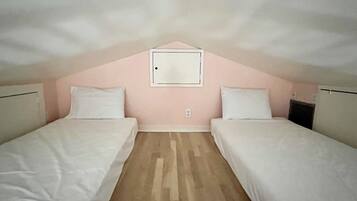 1 bedroom, desk, iron/ironing board, free WiFi