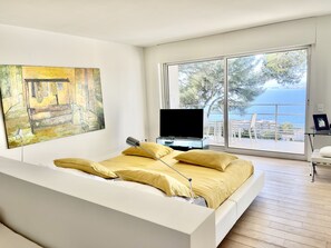 4 habitaciones, escritorio, wifi y ropa de cama 