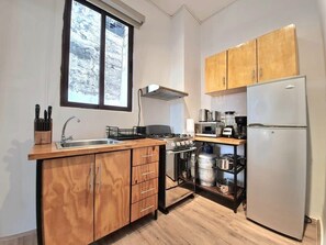 Fridge, microwave, oven, stovetop - w* | Deluxe 1BR in Casco Viejo (Panamá)