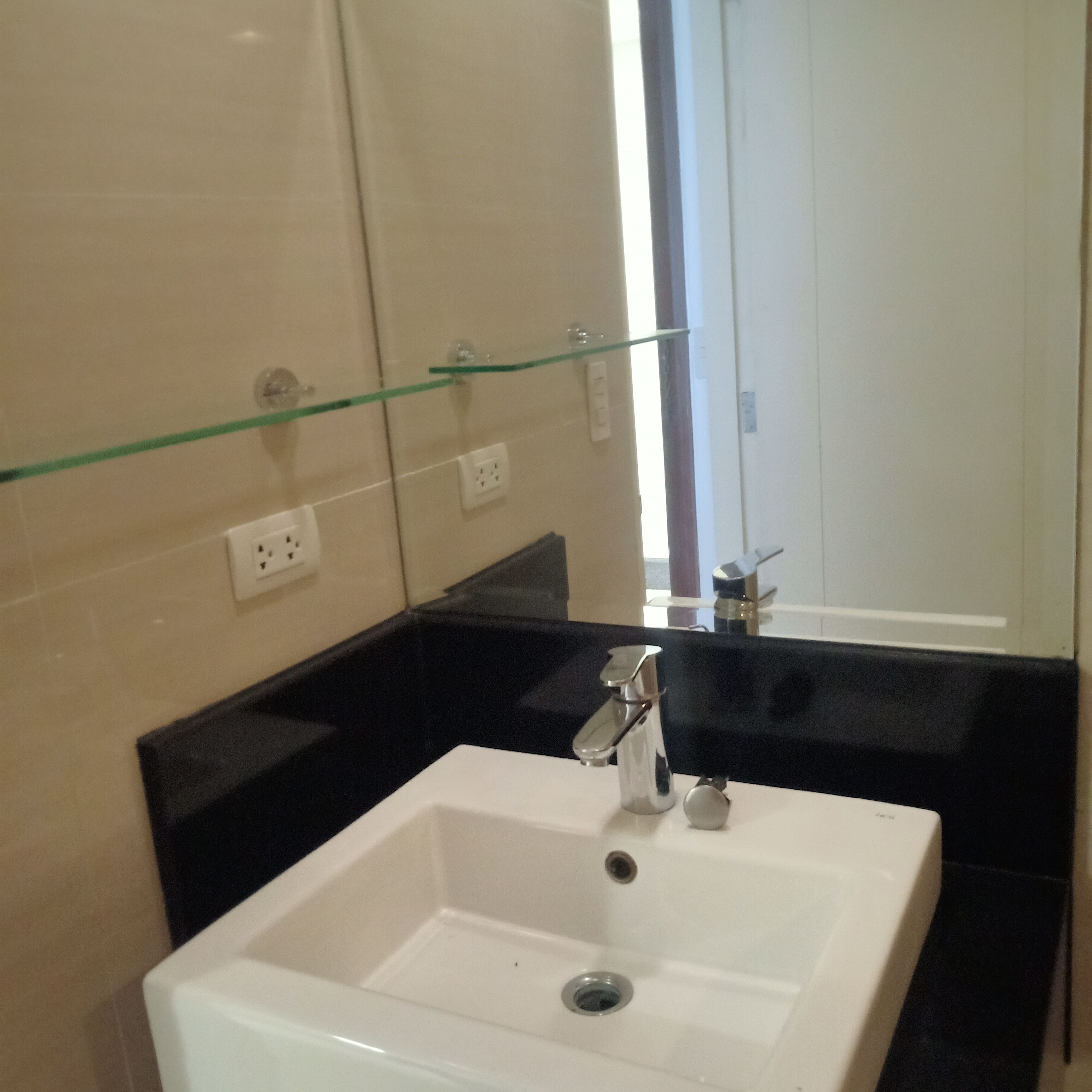 Dusche, Hydromassagedusche, Haartrockner, Bidet