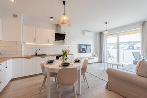 In-room dining - Apartament Sun & Snow Posesja Kapitańska (Grzybowo)