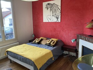 3 Schlafzimmer, Schreibtisch, Reisekinderbett, kostenloses WLAN