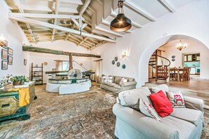 Smart TV, mesa de pingue-pongue