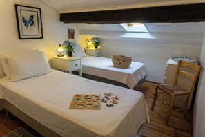 2 bedrooms, iron/ironing board, travel crib, free WiFi