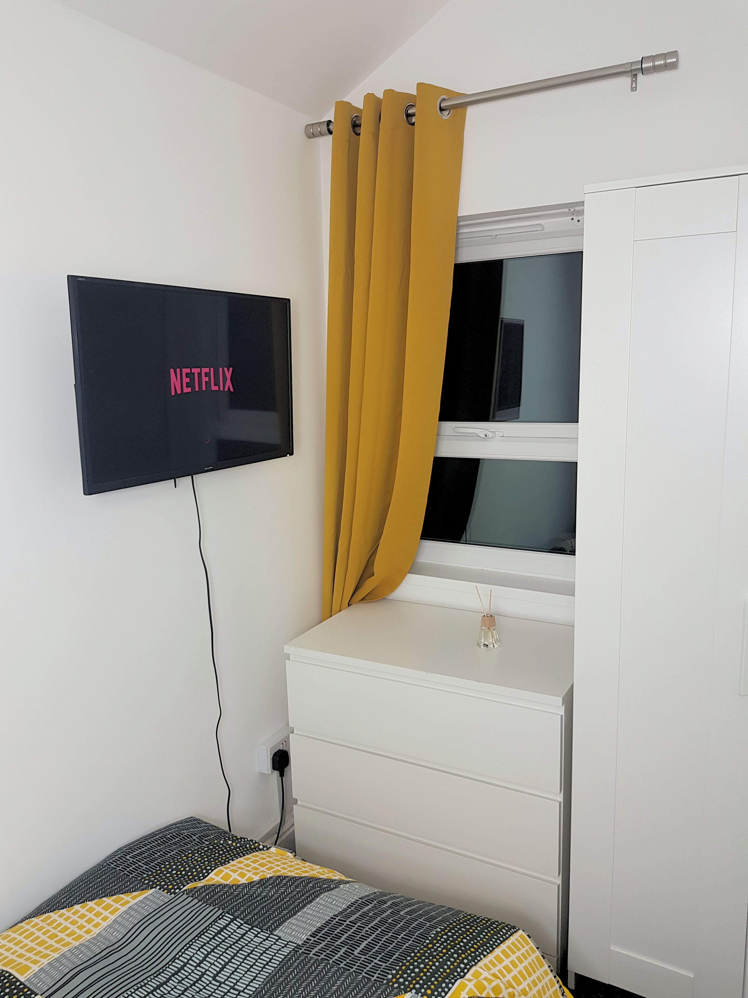 Individually furnished, bed sheets