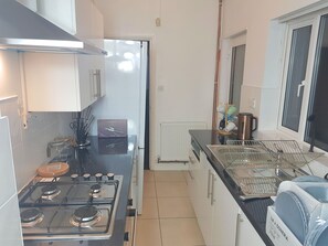 Frigorífic petit, microones, forn i rentaplats 