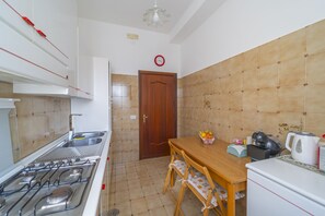 Microonde, forno, piano cottura