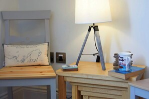 2 bedrooms, iron/ironing board, WiFi, bed sheets - Apartment 17, The Moorings - Stunning sea views (Filey)