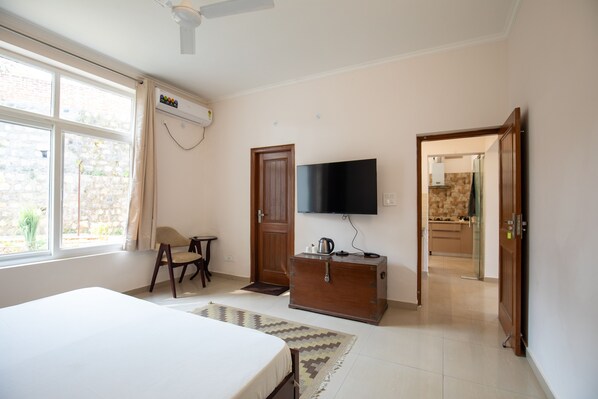 3 bedrooms, WiFi, bed sheets