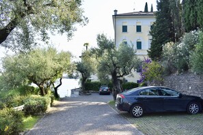 Enceinte de lâhĂ©bergement