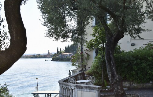 Marieclaire by Theater Home, directly to the lake