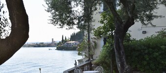 Marieclaire by Theater Home, directly to the lake