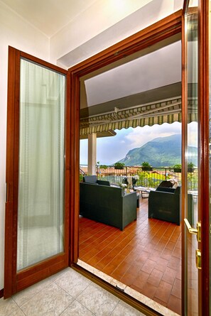 Interior - Casa Ledio by Theater Home - with marvellous lake view (Tignale)