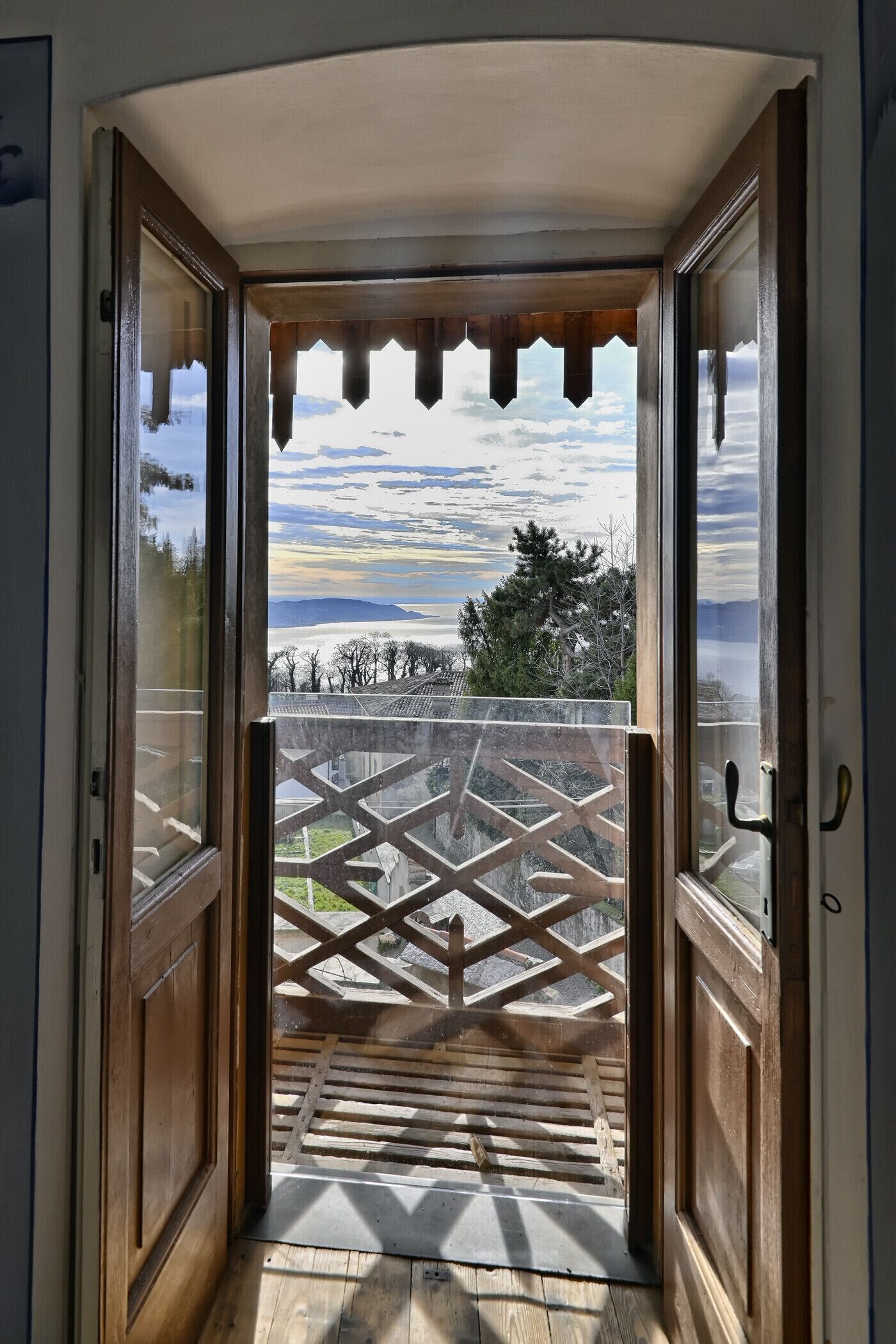 المنشأة من الداخل