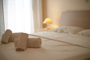 3 عدّة غرف نوم ومكواة/لوح كي وسرير سفر وواي فاي