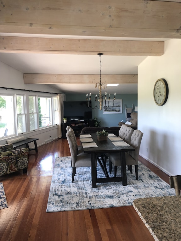 Beautiful Home With Many Activities (15mins From Dow Gardens And Whiting Forest) - Beaverton, MI