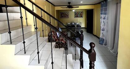 Casa Talisay Sleeps 6 With Garage