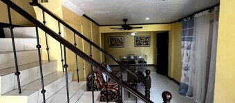 Casa Talisay Sleeps 6 With Garage