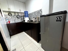 House | Private kitchen | Fridge, stovetop, electric kettle