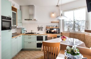 Kühlschrank, Mikrowelle, Geschirrspüler