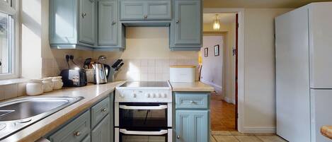 Fridge, oven, dishwasher, toaster