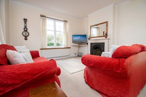 TV - Rhos Cottage - Two Bedroom Cottage, Sleeps 4 (Conwy)