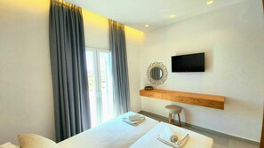 Two Bedroom Maisonette Sharing Pool & Sea View | Literie hypoallergénique, coffres-forts dans les chambres