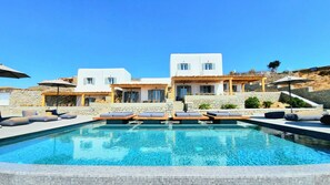 Front of property - PRIVILEGE HOUSES (Mykonos)