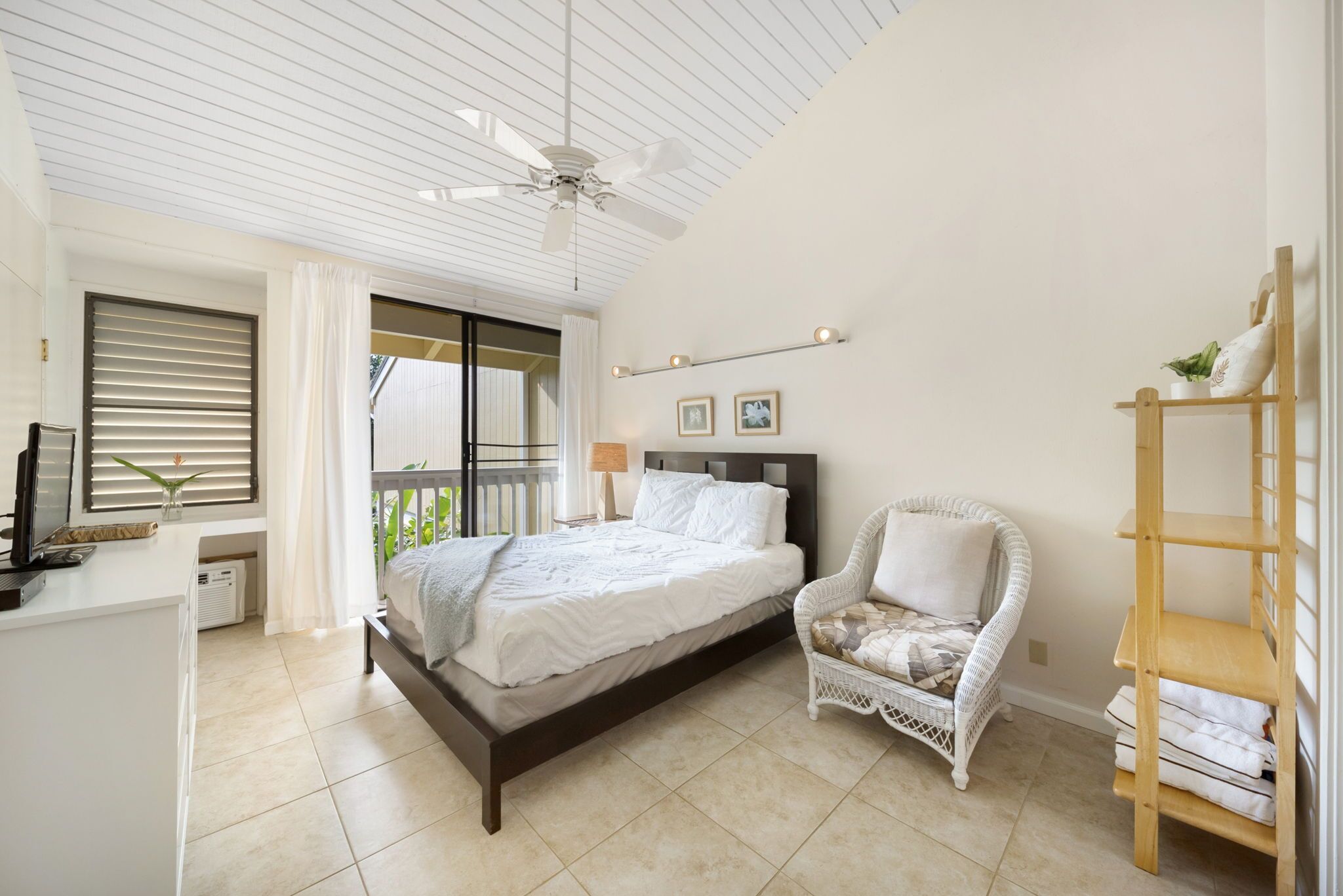 1 bedroom, iron/ironing board, internet, bed sheets