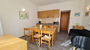 Dining - Casa Elka Patio 5 Lake view (Tremosine)