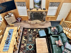 Téléviseur connecté, foyer, livres