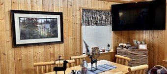 Cabin sleeps 16- only 10 minutes from Wasatch Mountain Uintas National Park