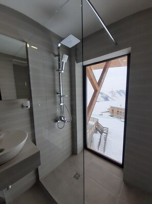 Standard Double Room, Mountain View | Bathroom | Hair dryer, slippers, bidet, towels - Gudauri Diamond (Kazbegi)