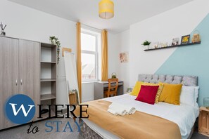 Casa básica, baño privado | 4 habitaciones