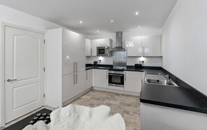Apartment | Private kitchen - Mode Apartments Blackpool (Blackpool)