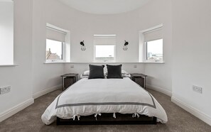 Iron/ironing board, free WiFi, bed sheets - Mode Apartments Blackpool (Blackpool)