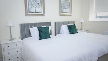 شقة | 1 غرفة نوم ومكواة/لوح كي وواي فاي مجانًا وملاءات أسرّة