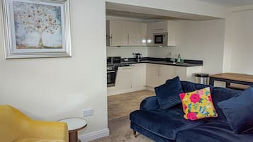 Apartment | Living area | Flat-screen TV