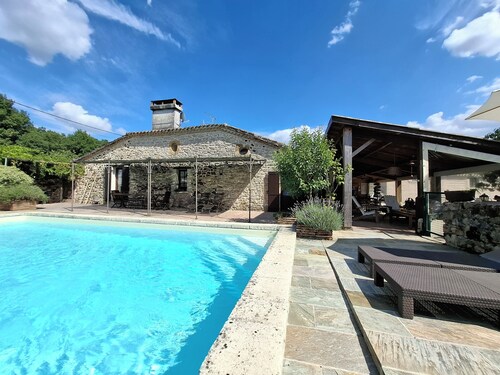Fleur des Champs" caravan, Nordic bath and shared pool