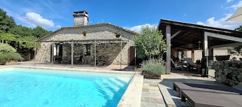 Fleur des Champs" caravan, Nordic bath and shared pool