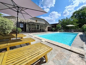 Piscine extérieure