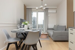 Living room - Gumińska Apartment by Renters (Warsaw)