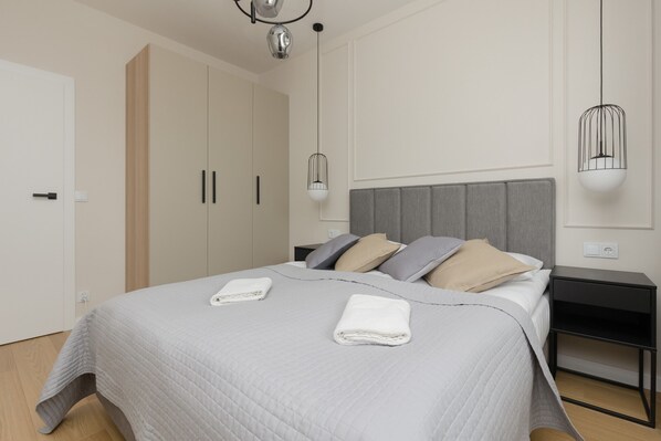 1 bedroom, laptop workspace, iron/ironing board, individually furnished - Gumińska Apartment by Renters (Warsaw)