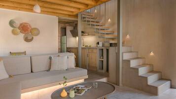 Villa with Private Plunge Pool | Opholdsområde | 40-tommers smart-tv med kabelkanaler, tv, Netflix