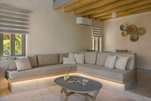 Special Offer Villa With Plunge Pool | Living area | 40-inch Smart TV with cable channels, TV, Netflix - Assos Chromata Villas (Kefalonia)