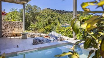 Honeymoon Villa with Private Plunge Pool | Exteriör