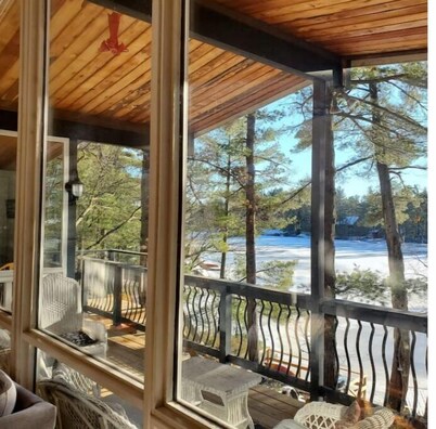 Waterfront cottage @ Muskoka Pines kayaks/ fireplace /bbq/firepit