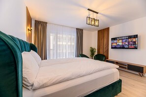 Deluxe Suite | 1 bedroom, desk, soundproofing, iron/ironing board - Quality Studio (Brasov)