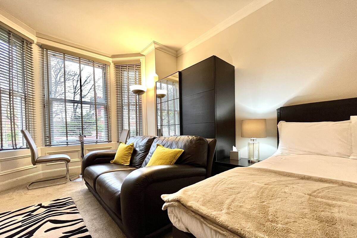 Comfort Apartment | 1 bedroom, desk, soundproofing, iron/ironing board